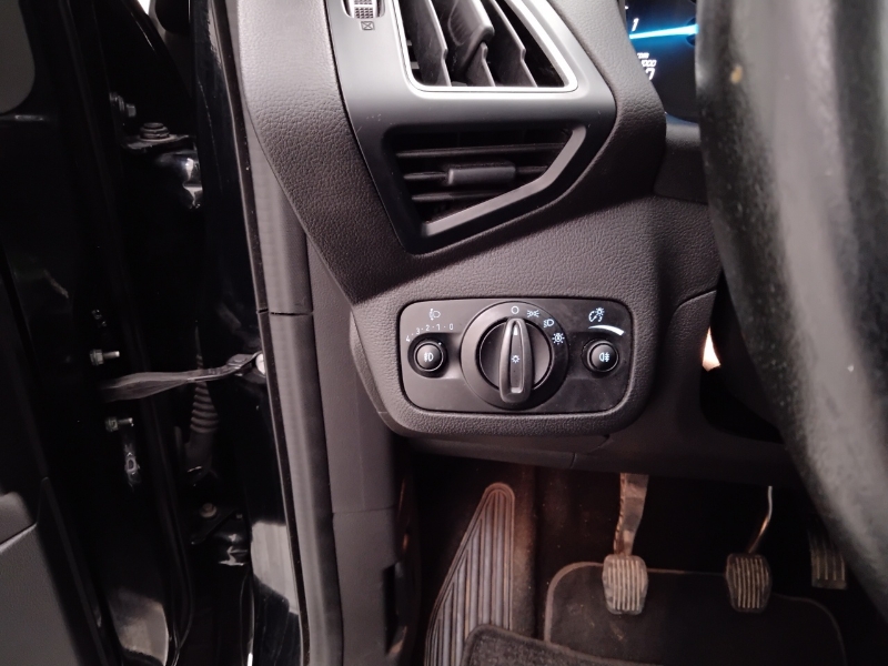 GuidiCar - FORD Kuga 2ª serie 2015 Kuga 2ª serie - Kuga 2.0 TDCI 120 CV S&S 2WD Titanium Usato