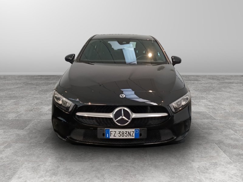 GuidiCar - Mercedes Classe A     (W177) 2019 Classe A     (W177) - A 180 d Automatic Business Usato