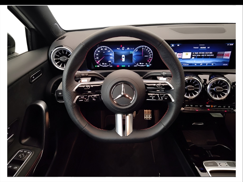 GuidiCar - Mercedes Classe A     (W177) 2023 Classe A     (W177) - A 250 e Automatic Plug-in hybrid Premium Plus AMG Line Usato