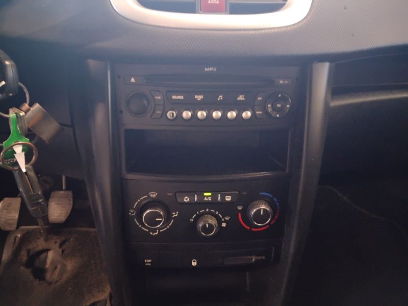 GuidiCar - PEUGEOT 207 2009 207 SW 1.6 hdi 16v Energie Usato