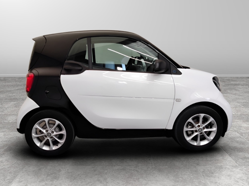 GuidiCar - SMART fortwo 3ª s. (C453) 2019 fortwo 3ªs.(C/A453) - fortwo EQ Passion Usato