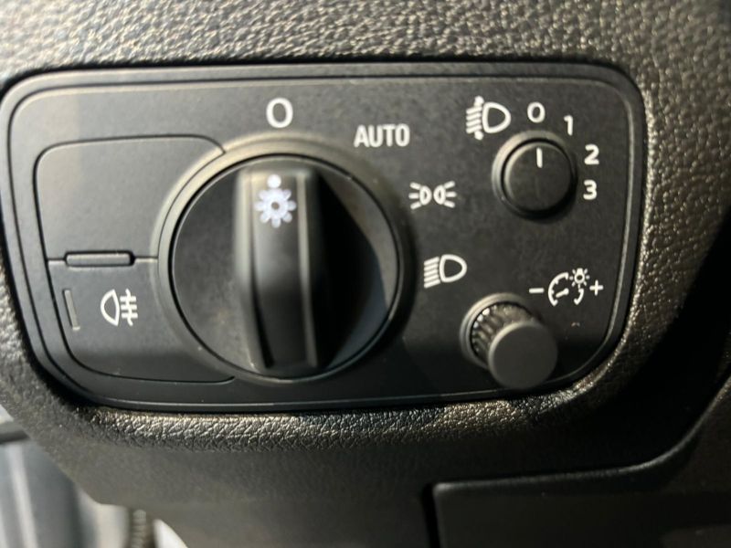 GuidiCar - AUDI Q2 2019 Q2 35 1.5 tfsi Business Design s-tronic Usato