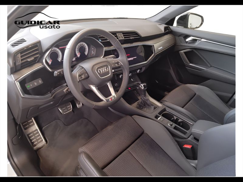 GuidiCar - AUDI Q3 2024 Q3 35 2.0 tdi Identity Black s-tronic Usato