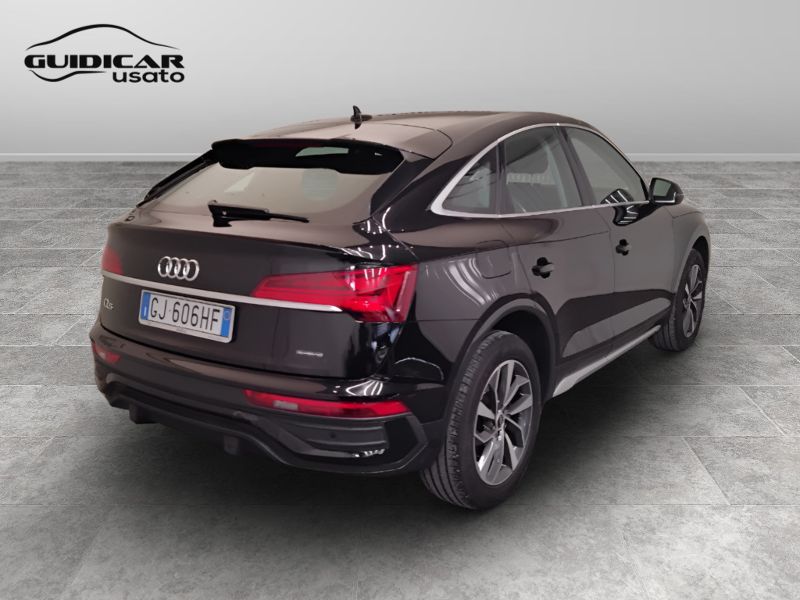 GuidiCar - AUDI Q5 2022 Q5 Sportback 40 2.0 tdi mhev 12V Business Advanced quattro s tronic Usato