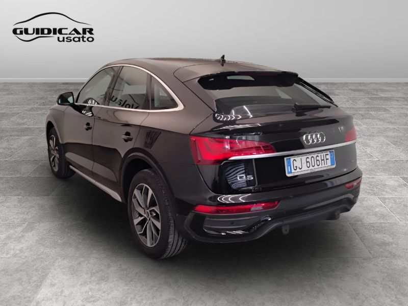 GuidiCar - AUDI Q5 2022 Q5 Sportback 40 2.0 tdi mhev 12V Business Advanced quattro s tronic Usato