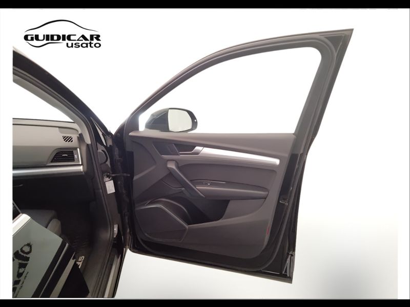 GuidiCar - AUDI Q5 2022 Q5 Sportback 40 2.0 tdi mhev 12V Business Advanced quattro s tronic Usato