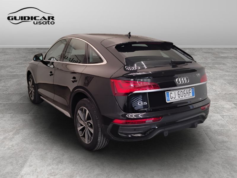 GuidiCar - AUDI Q5 2022 Q5 Sportback 40 2.0 tdi mhev 12V Business Advanced quattro s tronic Usato
