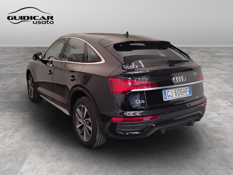 GuidiCar - AUDI Q5 2022 Q5 Sportback 40 2.0 tdi mhev 12V Business Advanced quattro s tronic Usato