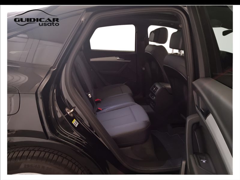 GuidiCar - AUDI Q5 2021 Q5 Sportback 40 2.0 tdi mhev 12V S line quattro s tronic Usato