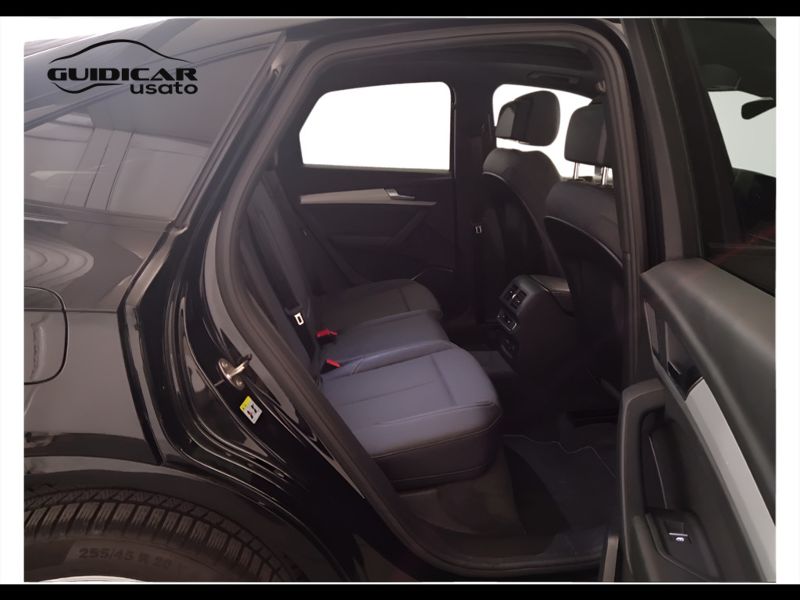 GuidiCar - AUDI Q5 2021 Q5 Sportback 40 2.0 tdi mhev 12V S line quattro s tronic Usato