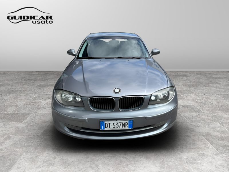 GuidiCar - BMW Serie 1 2009 118d 2.0 Attiva 143cv 5p Dpf Usato