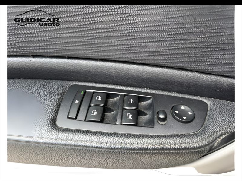 GuidiCar - BMW Serie 1 2009 118d 2.0 Attiva 143cv 5p Dpf Usato