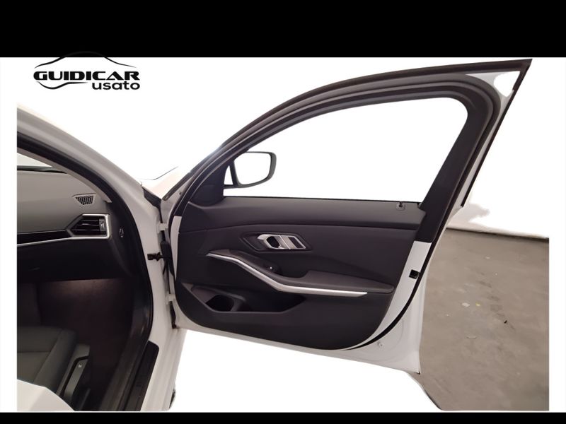 GuidiCar - BMW Serie 3 2021 316d Touring mhev 48V Business Advantage auto Usato