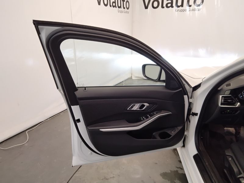 GuidiCar - BMW Serie 3 2021 316d Touring mhev 48V Business Advantage auto Usato