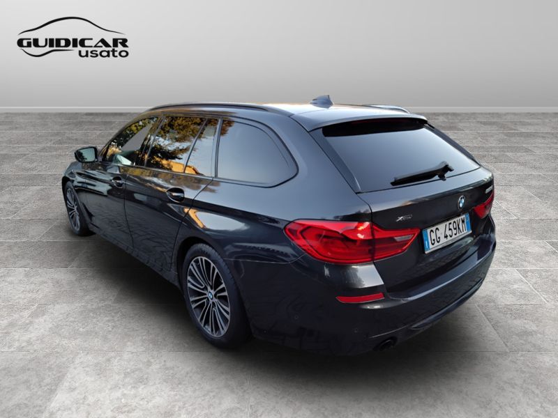 GuidiCar - BMW Serie 5 2020 520d Touring mhev 48V xdrive Luxury auto Usato