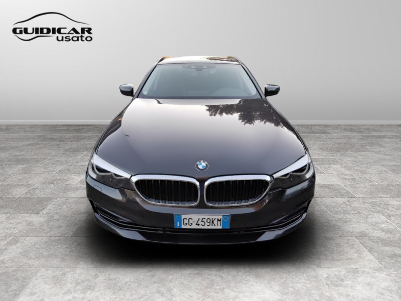 GuidiCar - BMW Serie 5 2020 520d Touring mhev 48V xdrive Luxury auto Usato