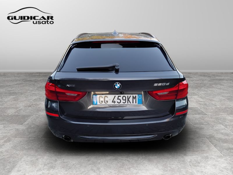 GuidiCar - BMW Serie 5 2020 520d Touring mhev 48V xdrive Luxury auto Usato