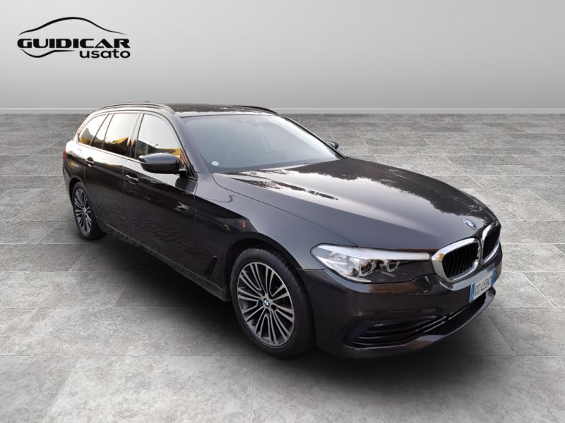 GuidiCar - BMW Serie 5 2020 520d Touring mhev 48V xdrive Luxury auto Usato