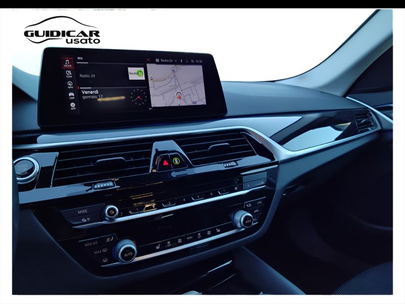 GuidiCar - BMW Serie 5 2020 520d Touring mhev 48V xdrive Luxury auto Usato