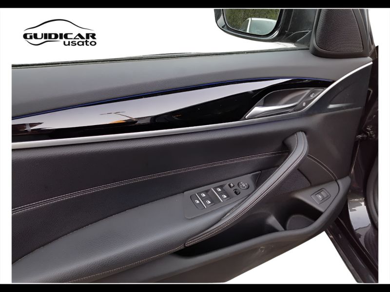 GuidiCar - BMW Serie 5 2020 520d Touring mhev 48V xdrive Luxury auto Usato