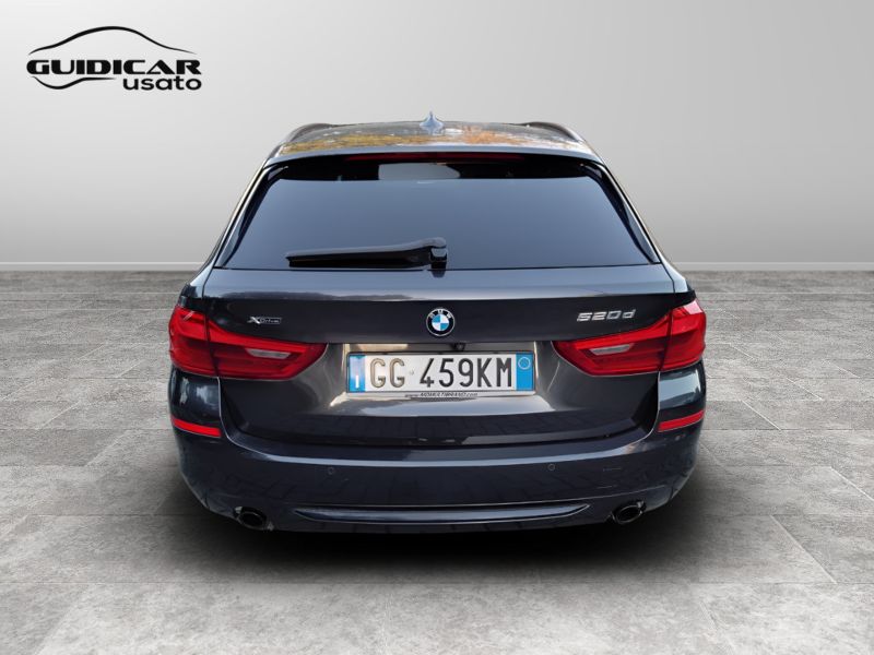 GuidiCar - BMW Serie 5 2020 520d Touring mhev 48V xdrive Luxury auto Usato