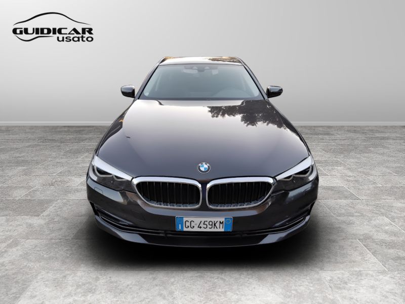 GuidiCar - BMW Serie 5 2020 520d Touring mhev 48V xdrive Luxury auto Usato