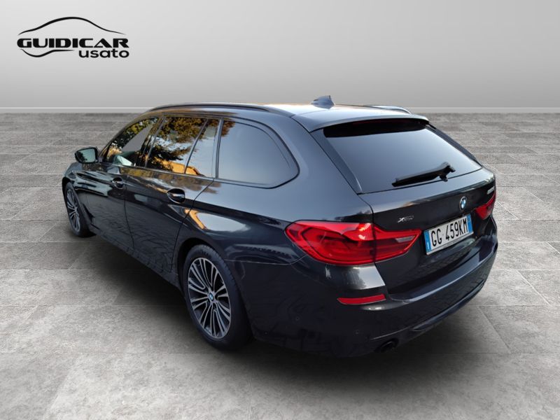 GuidiCar - BMW Serie 5 2020 520d Touring mhev 48V xdrive Luxury auto Usato