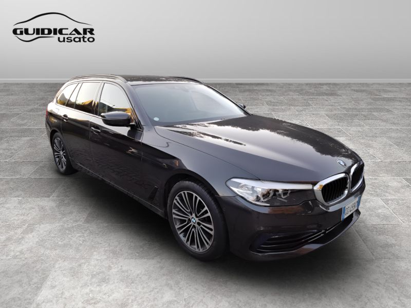 GuidiCar - BMW Serie 5 2020 520d Touring mhev 48V xdrive Luxury auto Usato