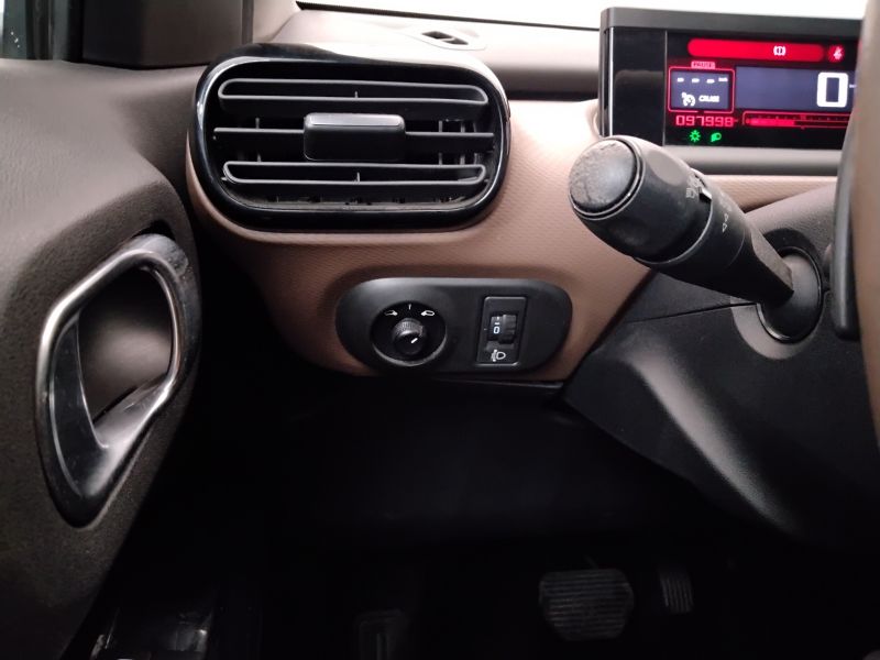 GuidiCar - CITROEN C4 2018 C4 Cactus 1.6 bluehdi Shine s&s 100cv etg6 Usato