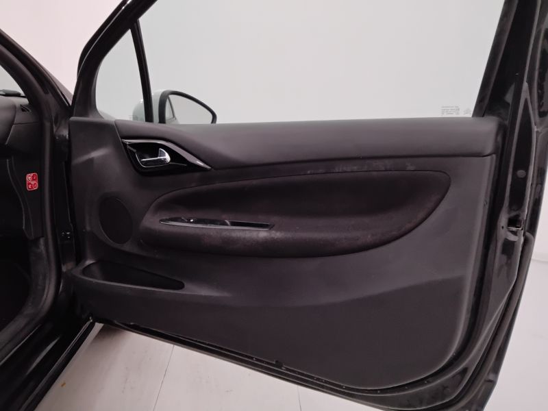 GuidiCar - CITROEN DS3 2011 DS3 1.6 hdi So Chic 92cv Usato