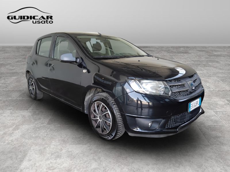 GuidiCar - DACIA Sandero 2014 Sandero 1.5 dci Laureate 75cv Usato