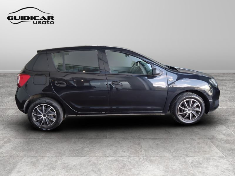 GuidiCar - DACIA Sandero 2014 Sandero 1.5 dci Laureate 75cv Usato