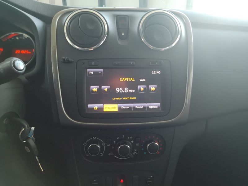 GuidiCar - DACIA Sandero 2014 Sandero 1.5 dci Laureate 75cv Usato