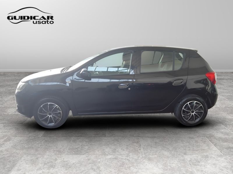 GuidiCar - DACIA Sandero 2014 Sandero 1.5 dci Laureate 75cv Usato