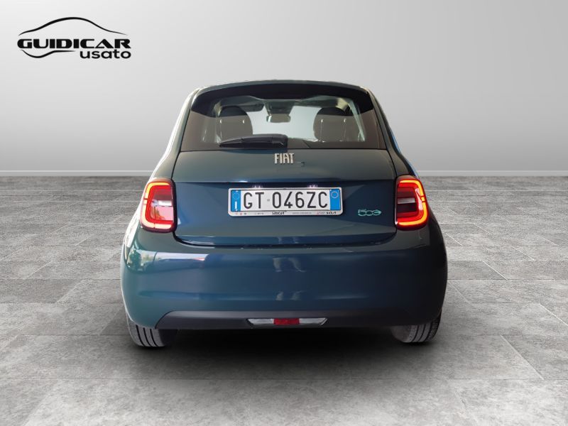 GuidiCar - FIAT 500 2024 500e 42 kWh La Prima Usato