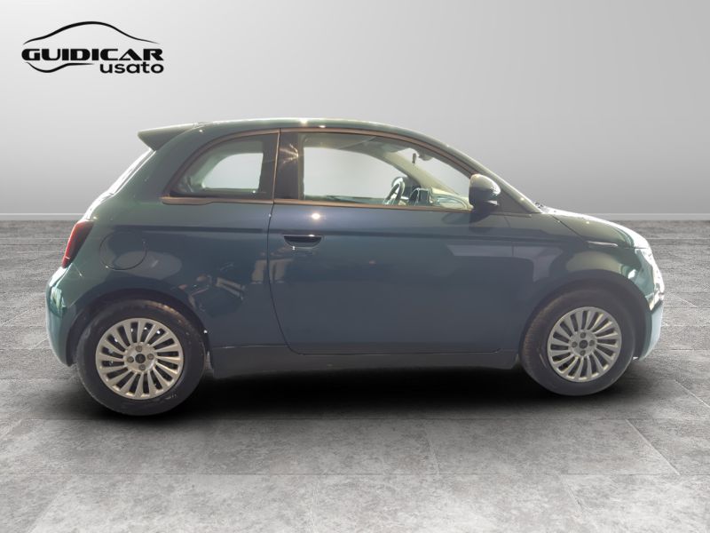 GuidiCar - FIAT 500 2024 500e 42 kWh La Prima Usato
