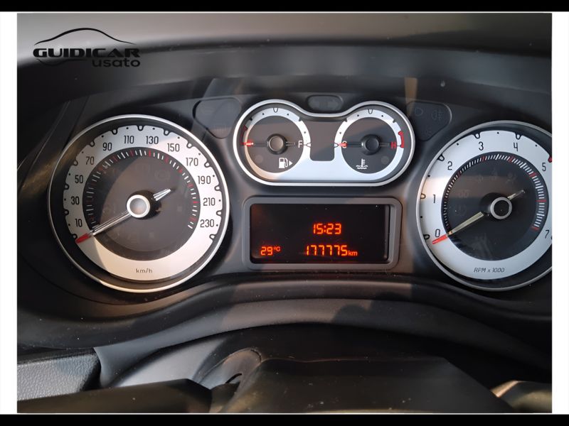 GuidiCar - FIAT 500 2017 500L 1.3 mjt Trekking 95cv Usato