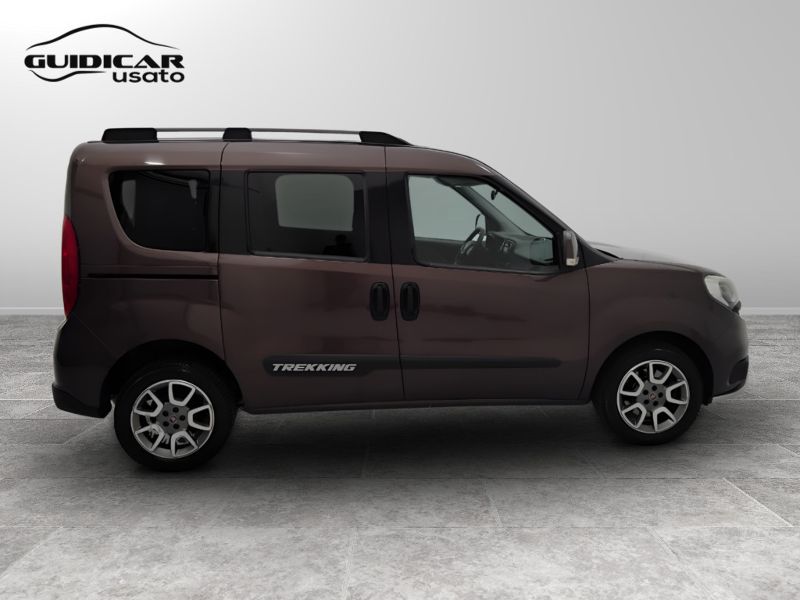 GuidiCar - FIAT Doblo 2016 Doblo 1.6 mjt 16v Trekking 120cv 7p.ti Usato