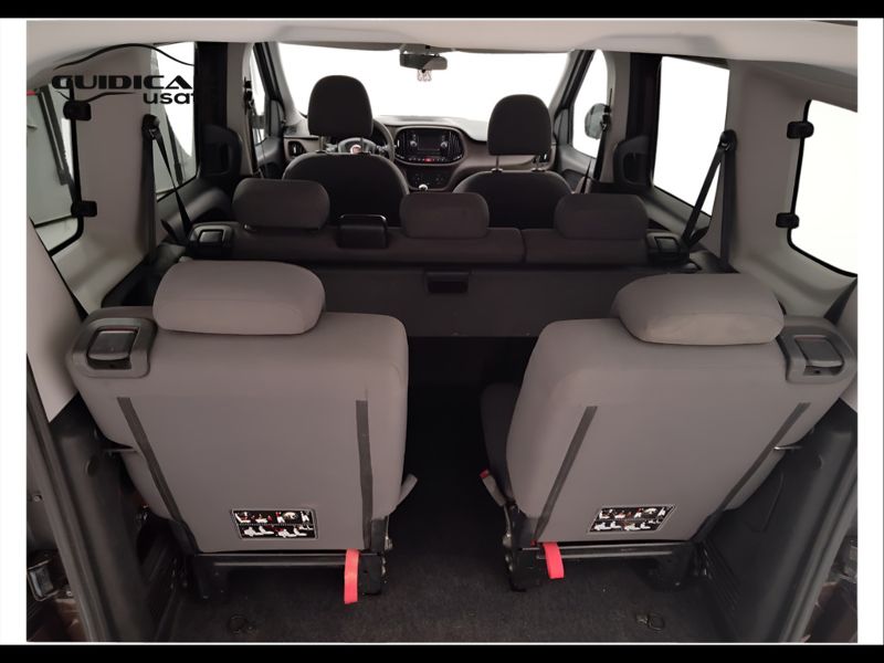 GuidiCar - FIAT Doblo 2016 Doblo 1.6 mjt 16v Trekking 120cv 7p.ti Usato