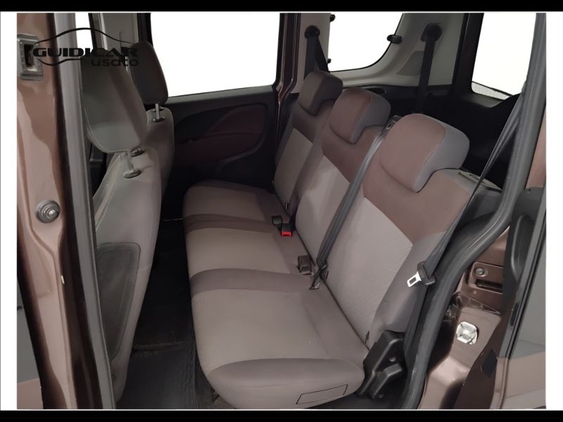 GuidiCar - FIAT Doblo 2016 Doblo 1.6 mjt 16v Trekking 120cv 7p.ti Usato