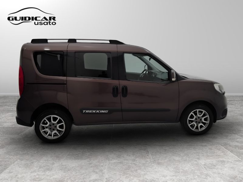 GuidiCar - FIAT Doblo 2016 Doblo 1.6 mjt 16v Trekking 120cv 7p.ti Usato
