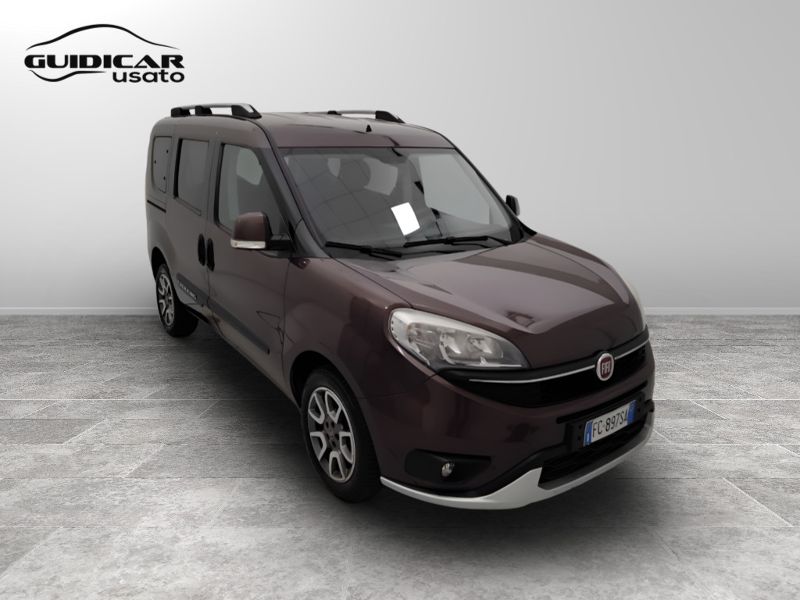 GuidiCar - FIAT Doblo 2016 Doblo 1.6 mjt 16v Trekking 120cv 7p.ti Usato