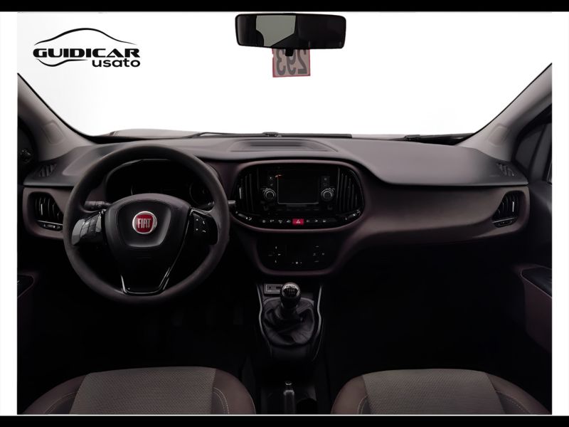 GuidiCar - FIAT Doblo 2016 Doblo 1.6 mjt 16v Trekking 120cv 7p.ti Usato