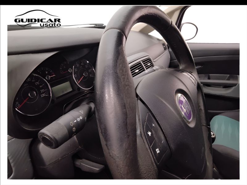 GuidiCar - FIAT Punto 2008 Grande Punto 1.3 mjt 16v Dynamic 75cv 5p Usato