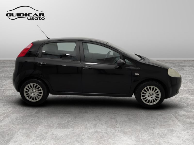 GuidiCar - FIAT Punto 2008 Grande Punto 1.3 mjt 16v Dynamic 75cv 5p Usato