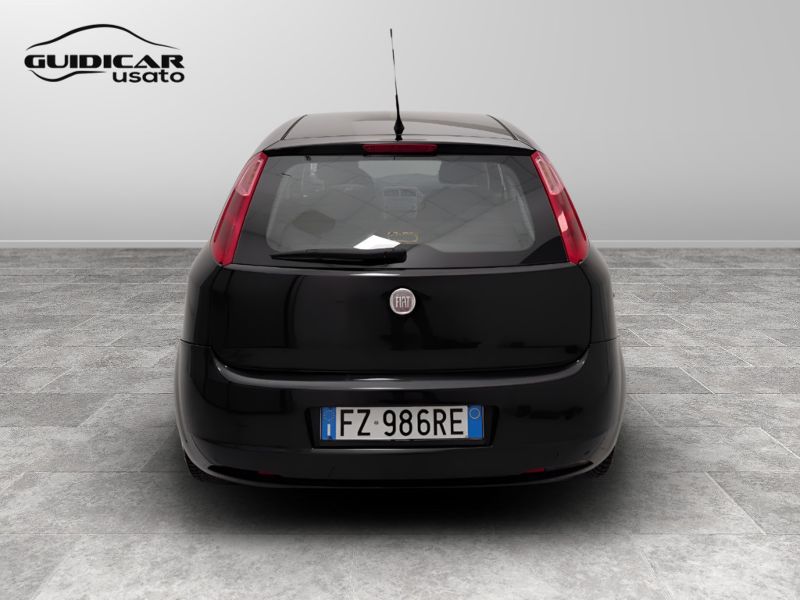 GuidiCar - FIAT Punto 2008 Grande Punto 1.3 mjt 16v Dynamic 75cv 5p Usato