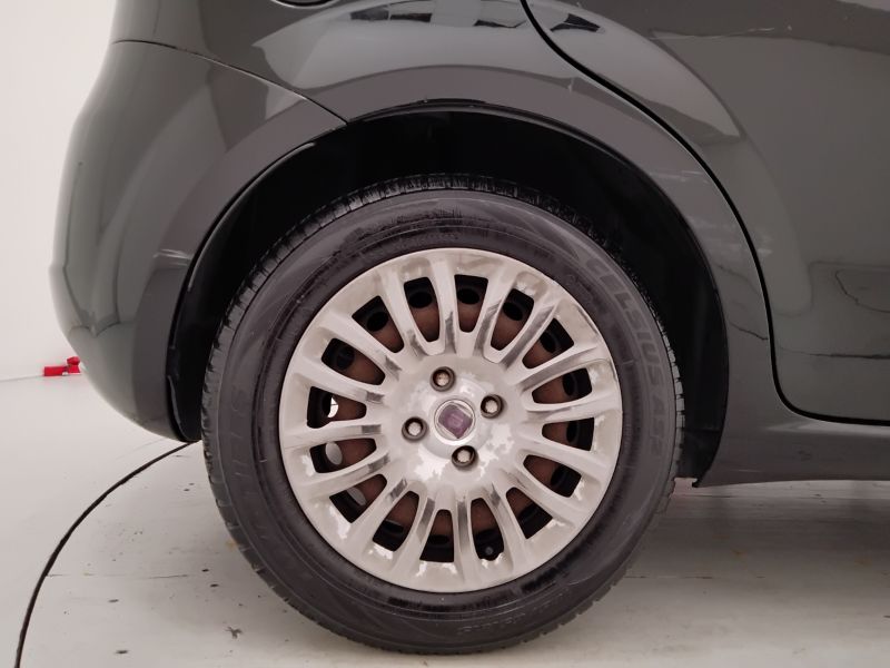 GuidiCar - FIAT Punto 2008 Grande Punto 1.3 mjt 16v Dynamic 75cv 5p Usato