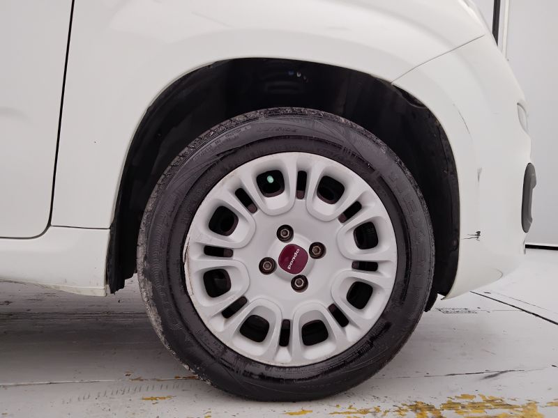 GuidiCar - FIAT Panda 2015 Panda 1.2 Easy 69cv E6 Usato