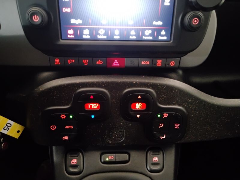 GuidiCar - FIAT Panda 2022 Panda 0.9 t.air t. City Cross 4x4 s&s 85cv 5p.ti Usato