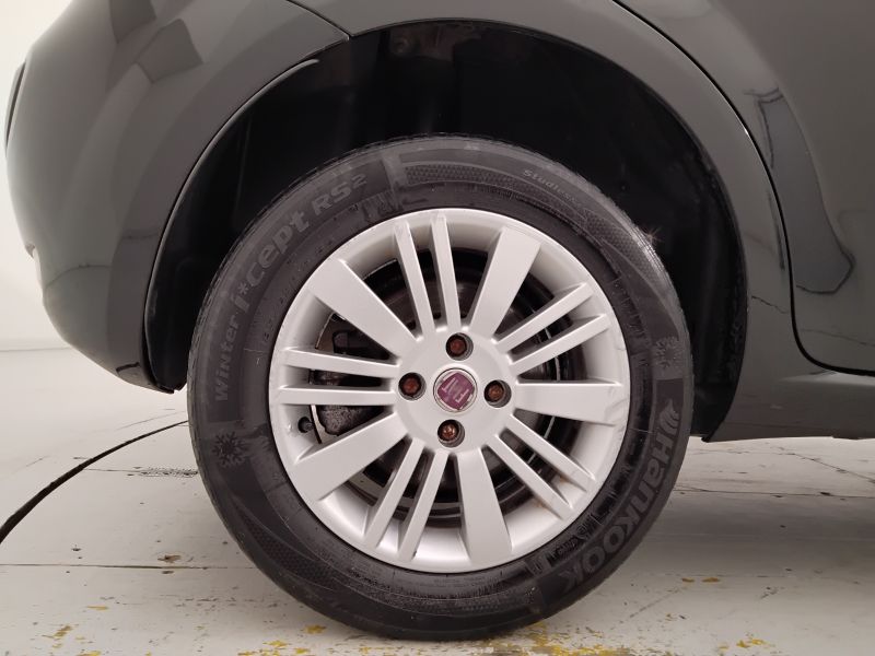 GuidiCar - FIAT Punto 2011 Punto Evo 1.4 natural power Dynamic 70cv 5p Usato